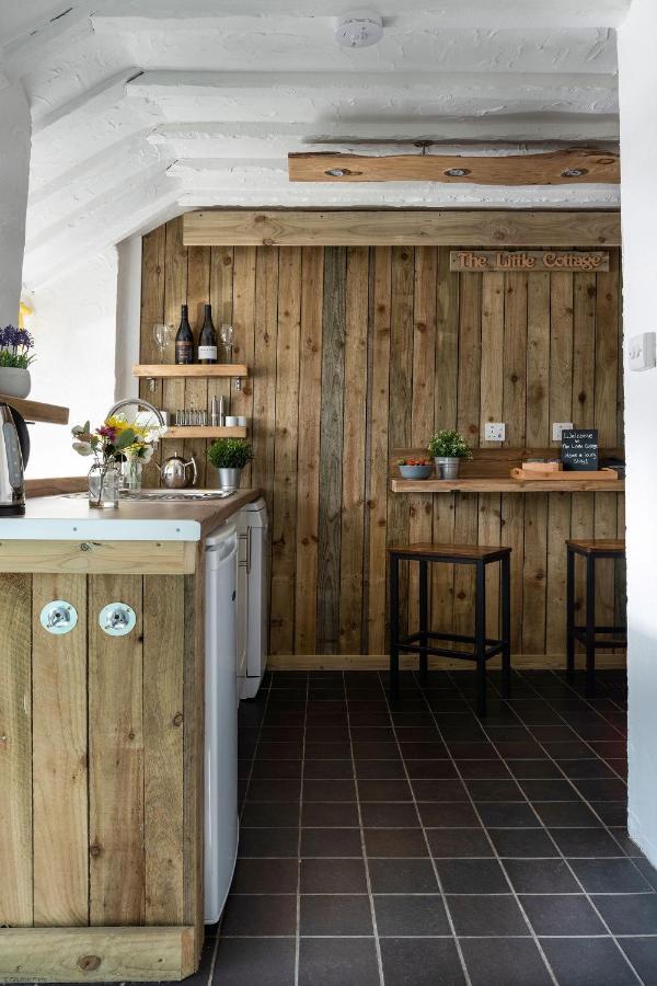 Farmhouse & Cottage At Geufron Farm - Dog Friendly Bryn-crug Экстерьер фото